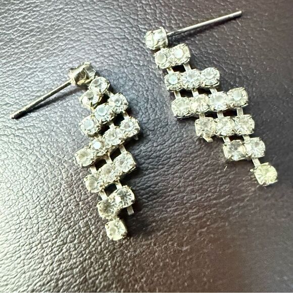 Vintage Jewelry - WOMEN’S SILVER RHINESTONE CASCADING STUD EARRINGS – ELEGANT EVENING STYLE